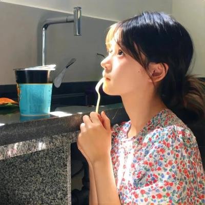 新：如此神秘的她